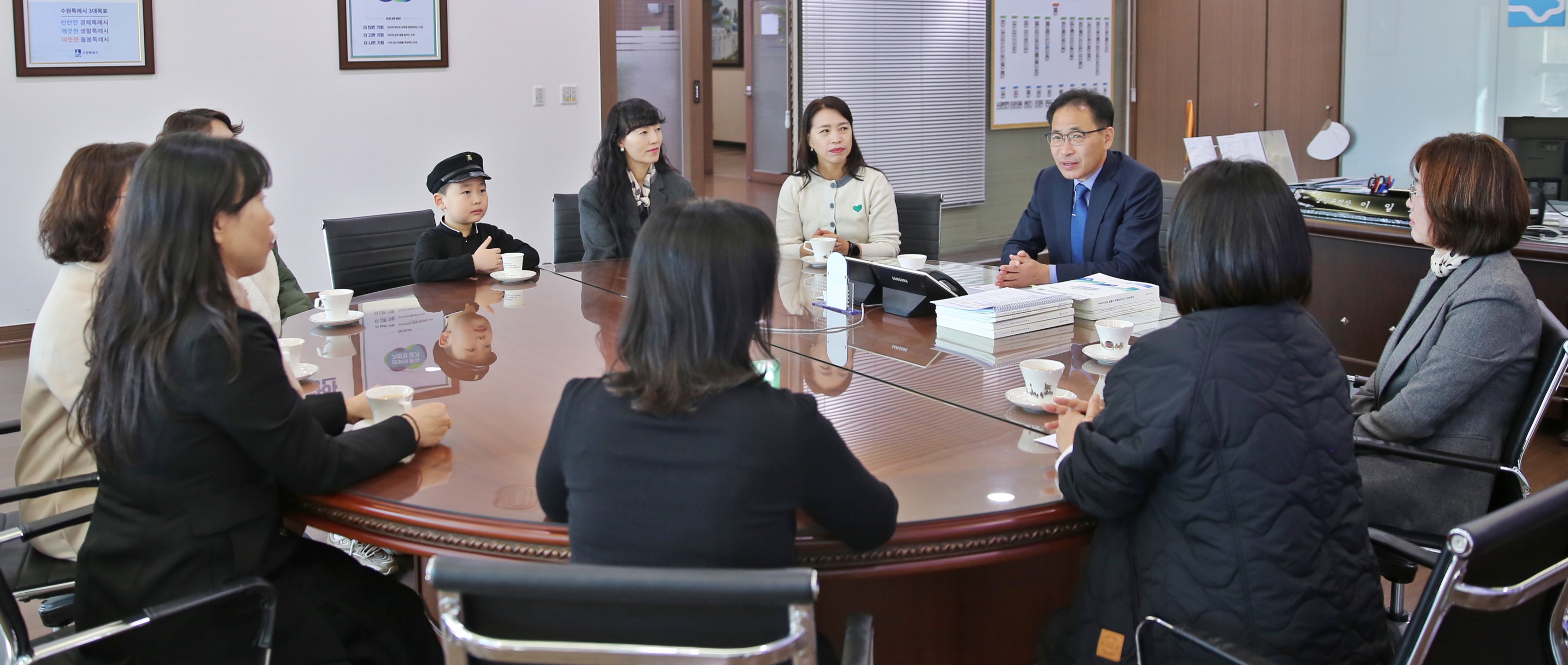 장안구 어린이집 연합회 수익금 전달식4번 사진